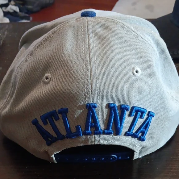 Indians New Era Gray and Blue Snapback Cap with Embroidered Logo - Picture 2 of 3